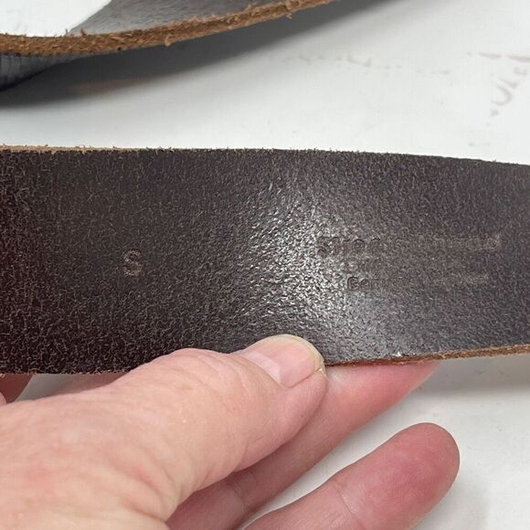 Streets Ahead Leather belt with slanted buckle Made in Italy Sz S main image 10